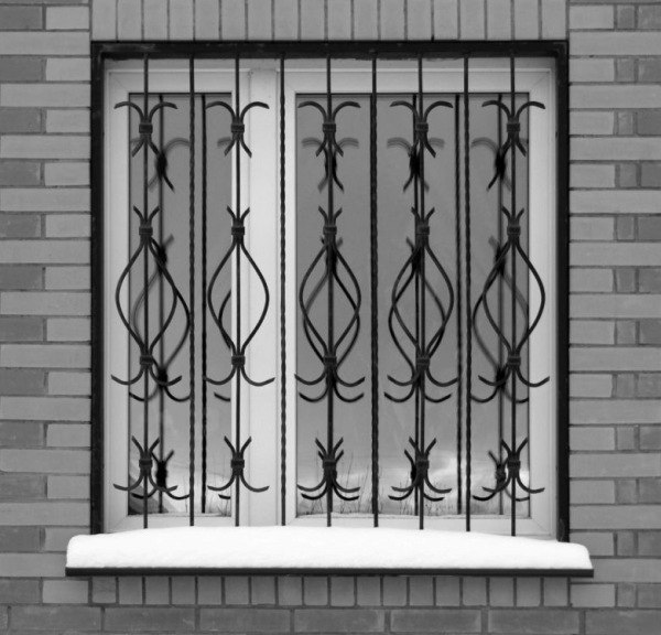Решетки на окна — 105 фото лучших вариантов защиты окон и балконов Решетки на окна — 105 фото лучших вариантов защиты окон и балконов
