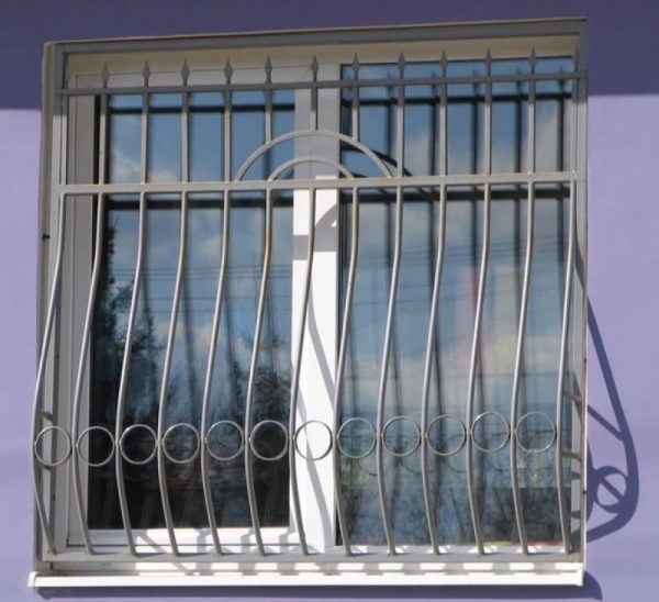 Решетки на окна — 105 фото лучших вариантов защиты окон и балконов Решетки на окна — 105 фото лучших вариантов защиты окон и балконов
