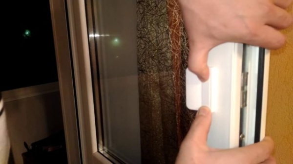 Замена ручки на пластиковой балконной двери