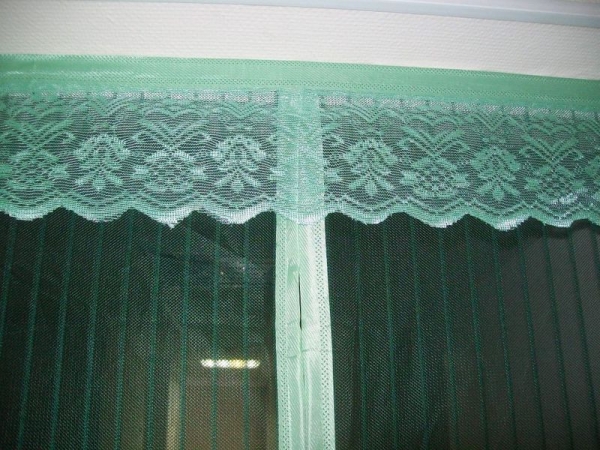 Как установить москитную сетку на дверь