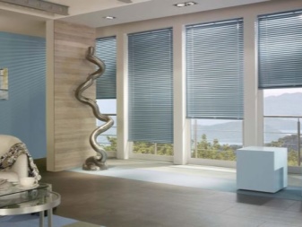 Жалюзи в спальню (75 фото): выбираем на пластиковые окна вертикальные и горизонтальные жалюзи Жалюзи в спальню (75 фото): выбираем на пластиковые окна вертикальные и горизонтальные жалюзи