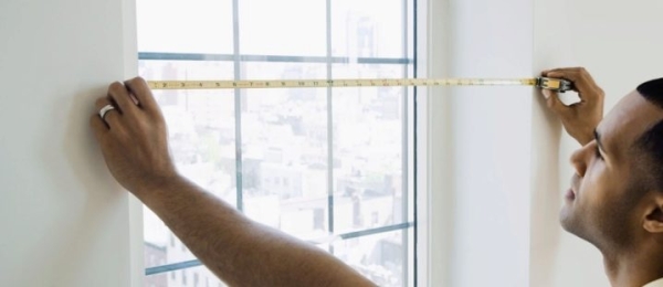 Как установить жалюзи горизонтальные на пластиковые окна (70 фото): как повесить на потолок, монтаж на стену и створку без сверления Как установить жалюзи горизонтальные на пластиковые окна (70 фото): как повесить на потолок, монтаж на стену и створку без сверления