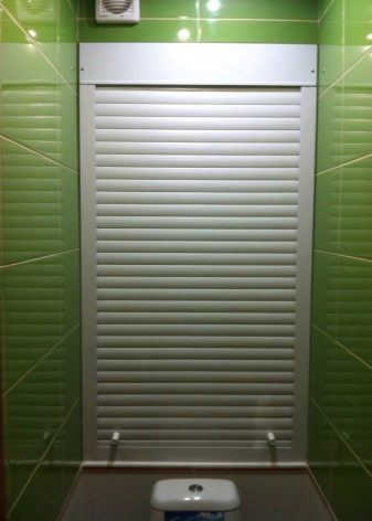 Рольставни в туалет (70 фото): жалюзи для сантехнического шкафа за унитазом, роллеты с печатью, установка и демонтаж своими руками