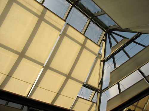 Жалюзи для зимнего сада: разновидности уличных жалюзи Жалюзи для зимнего сада: разновидности уличных жалюзи