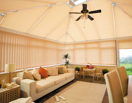 Жалюзи для зимнего сада: разновидности уличных жалюзи Жалюзи для зимнего сада: разновидности уличных жалюзи