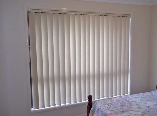 Как установить жалюзи горизонтальные на пластиковые окна (70 фото): как повесить на потолок, монтаж на стену и створку без сверления Как установить жалюзи горизонтальные на пластиковые окна (70 фото): как повесить на потолок, монтаж на стену и створку без сверления