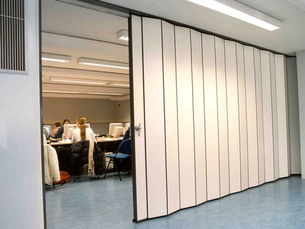 Перегородка жалюзи: виды и способы зонирования комнаты Перегородка жалюзи: виды и способы зонирования комнаты