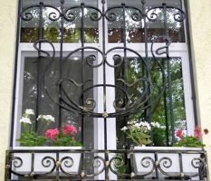 Установка решеток на окна: варианты конструкций и схема установки