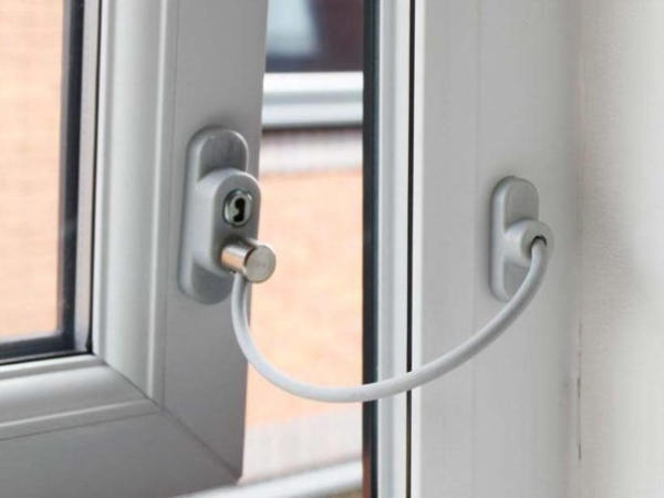 Ремонт оконной фурнитуры