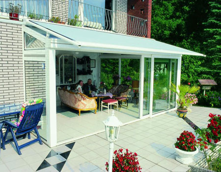 Жалюзи для зимнего сада: разновидности уличных жалюзи Жалюзи для зимнего сада: разновидности уличных жалюзи