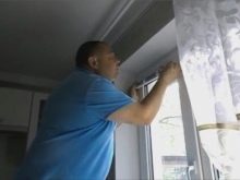 Как установить жалюзи горизонтальные на пластиковые окна (70 фото): как повесить на потолок, монтаж на стену и створку без сверления Как установить жалюзи горизонтальные на пластиковые окна (70 фото): как повесить на потолок, монтаж на стену и створку без сверления