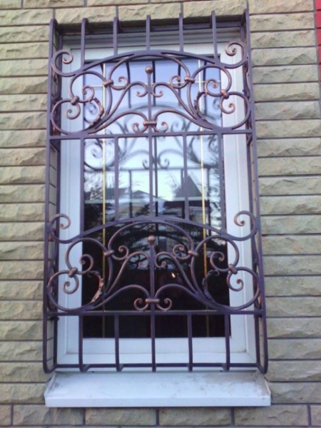 Решетки на окна — 100 фото готовых решений Решетки на окна — 100 фото готовых решений