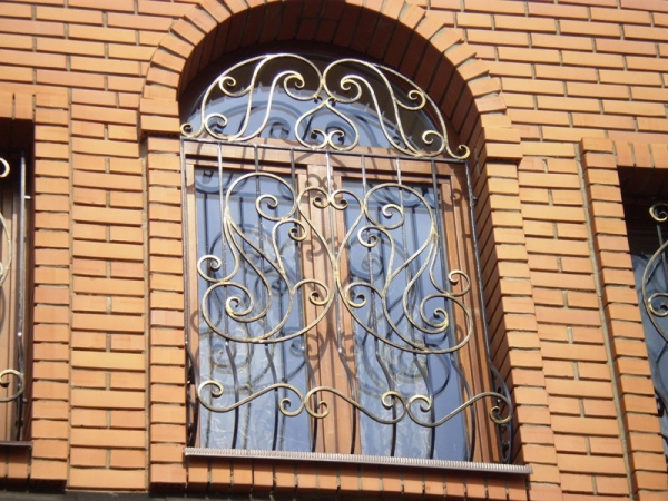 Установка решеток на окна: варианты конструкций и схема установки