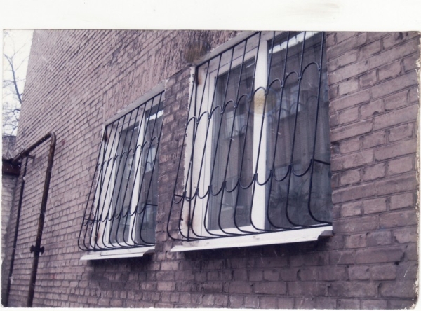 Решетки на окна — 105 фото лучших вариантов защиты окон и балконов Решетки на окна — 105 фото лучших вариантов защиты окон и балконов