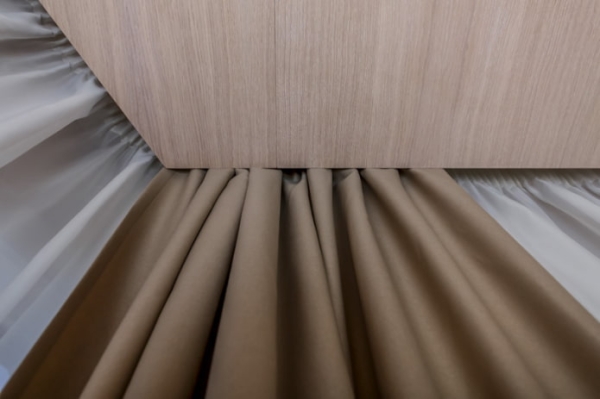 Выбор карниза для эркера: фото, какие варианты подходят для эркерных окон Выбор карниза для эркера: фото, какие варианты подходят для эркерных окон