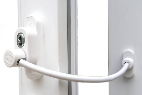 Замена ручки на пластиковой балконной двери