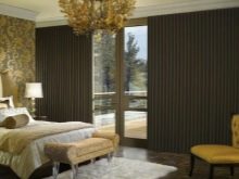 Жалюзи в спальню (75 фото): выбираем на пластиковые окна вертикальные и горизонтальные жалюзи Жалюзи в спальню (75 фото): выбираем на пластиковые окна вертикальные и горизонтальные жалюзи