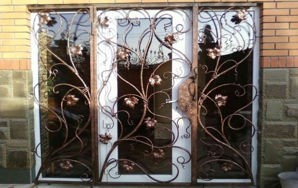 Решетки на окна — 100 фото готовых решений Решетки на окна — 100 фото готовых решений