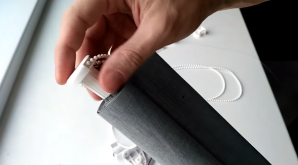 Как установить жалюзи горизонтальные на пластиковые окна (70 фото): как повесить на потолок, монтаж на стену и створку без сверления Как установить жалюзи горизонтальные на пластиковые окна (70 фото): как повесить на потолок, монтаж на стену и створку без сверления