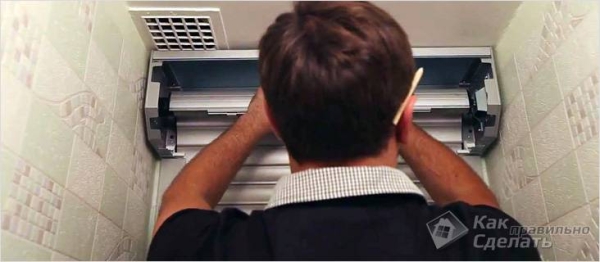 Рольставни в туалет (70 фото): жалюзи для сантехнического шкафа за унитазом, роллеты с печатью, установка и демонтаж своими руками