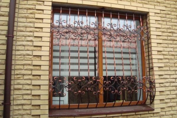 Решетки на окна — 100 фото готовых решений Решетки на окна — 100 фото готовых решений