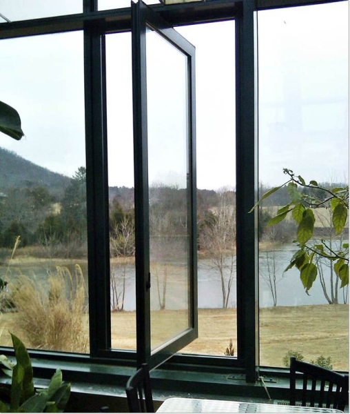 Фурнитура для алюминиевых окон: противовзломная продукция для раздвижных конструкций, ручки и комплектующие, гребенка и уплотнитель