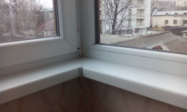 Мыть окна моющим пылесосом: можно ли использовать прибор для чистки стекол, как правильно им пользоваться? Мыть окна моющим пылесосом: можно ли использовать прибор для чистки стекол, как правильно им пользоваться?