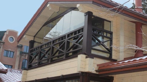 Балкон в деревянном доме: как сделать своими руками Балкон в деревянном доме: как сделать своими руками