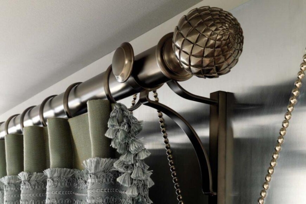 Гардины для штор, виды карнизов для штор, какие лучше выбрать самые удобные настенные варианты в зал — 39 фото