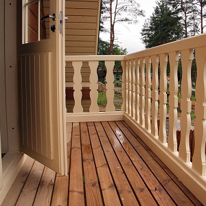 Балкон в деревянном доме: как сделать своими руками Балкон в деревянном доме: как сделать своими руками