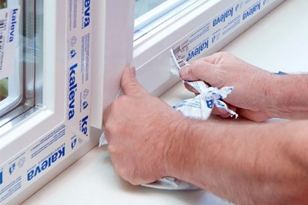 Чем и как правильно смазывать пластиковые окна? Чем и как правильно смазывать пластиковые окна?