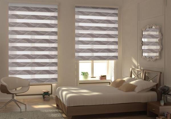 Рулонные шторы «день-ночь» на пластиковые окна: в интерьере, выбор конструкции, монтаж Рулонные шторы «день-ночь» на пластиковые окна: в интерьере, выбор конструкции, монтаж