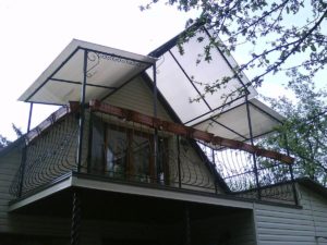 Балкон в деревянном доме: как сделать своими руками Балкон в деревянном доме: как сделать своими руками