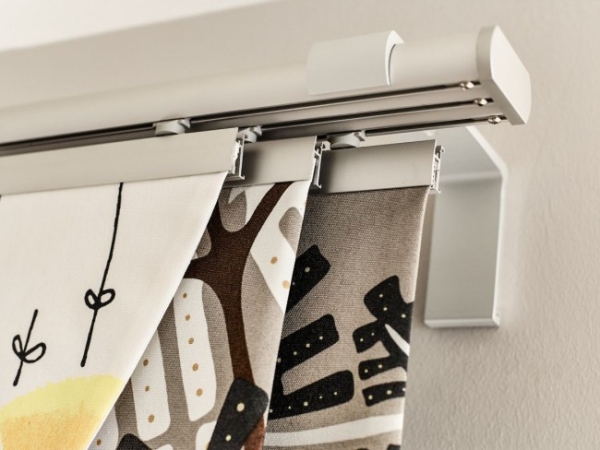 Гардины для штор, виды карнизов для штор, какие лучше выбрать самые удобные настенные варианты в зал — 39 фото